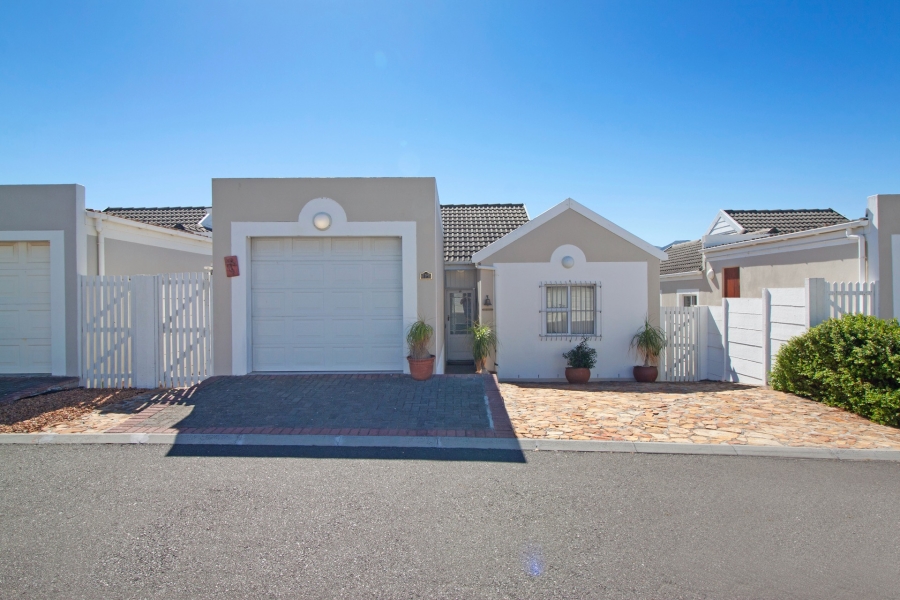 To Let 2 Bedroom Property for Rent in Capri Western Cape